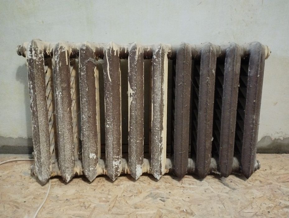 Батарея опалення чавунна!