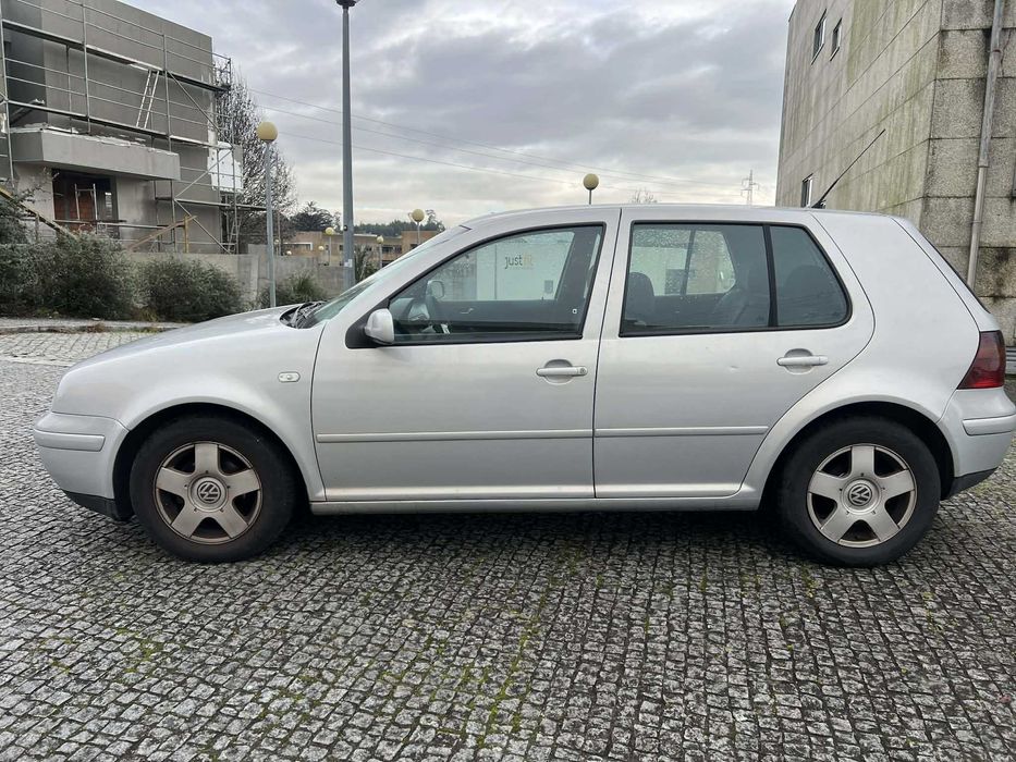 VW Golf IV 1.4 16v A/C direçao asssitida  Nacional