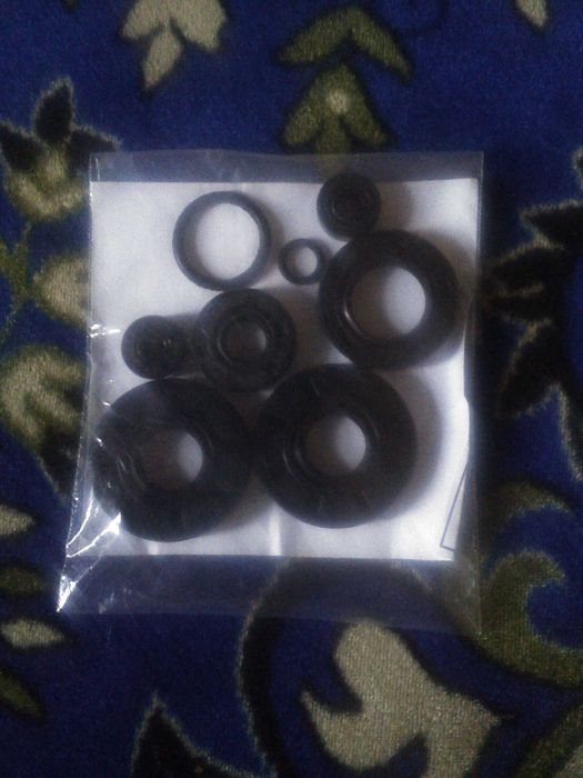 Набір сальників для мопедів з двигунами V-50; V-50M; V-501; V-501M