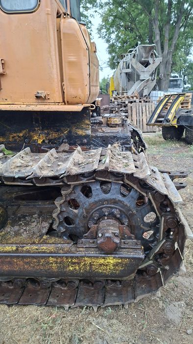 трактор бульдозер т130б болотяний болотохід чтз т130