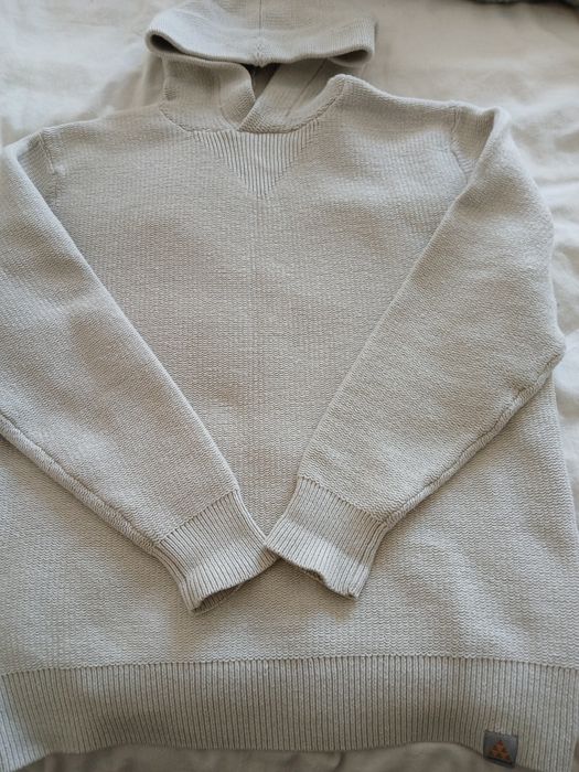 Bluza z kapturem marki ZARA.  Rozmiar L.