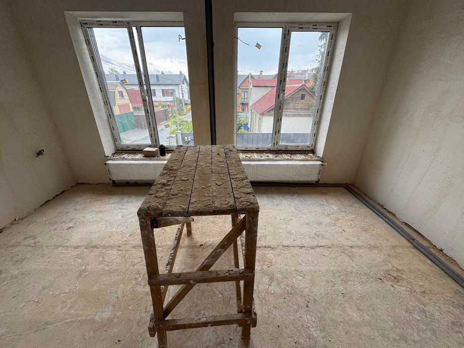 Таунхаус р-н Центрального Парку з початковим ремонтом. Газ.