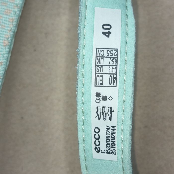 37,40,41. Сандалі Ecco Offroad Roam W 853303/61247