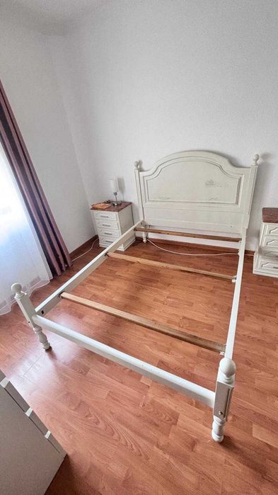 Vendo conjunto de quarto clássico, robusto e em bom estado geral