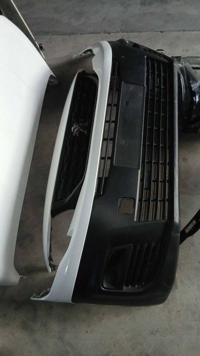 Frente para a Peugeot Partner de 2023
