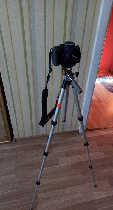 Продається камера Canon EOS R10 у відмінному стані