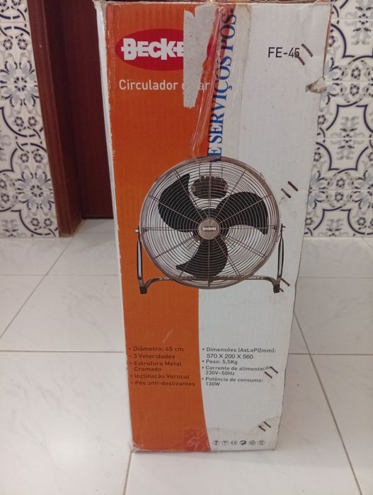 Circulador de Ar muito bom e como novo no