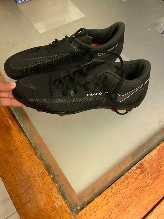 Chuteira da nike nova.