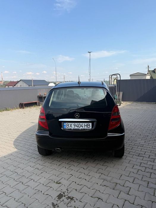 Машина Mercedes a-150