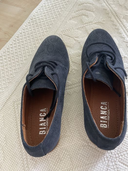 Vendo saoatos azuis , estao novos