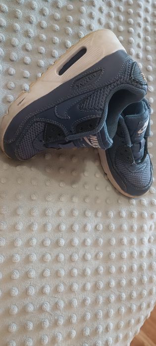 На хлопчика речі