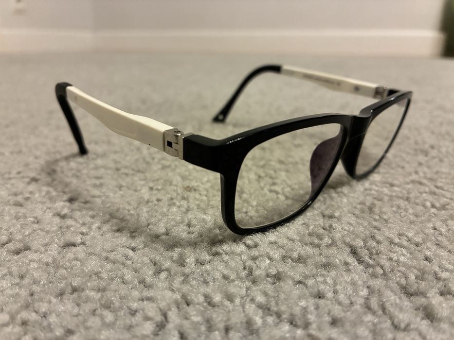 Dziecięce okulary z oprawkami Success 0,75 dioptrii nieużywane
