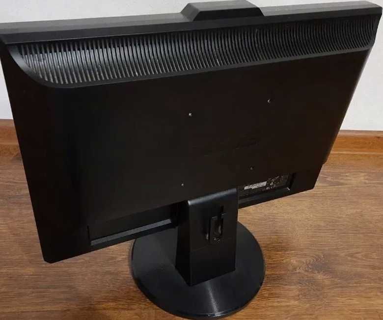 ASUS VK191S монитор 19" с встроенными вебкамерой и колонками