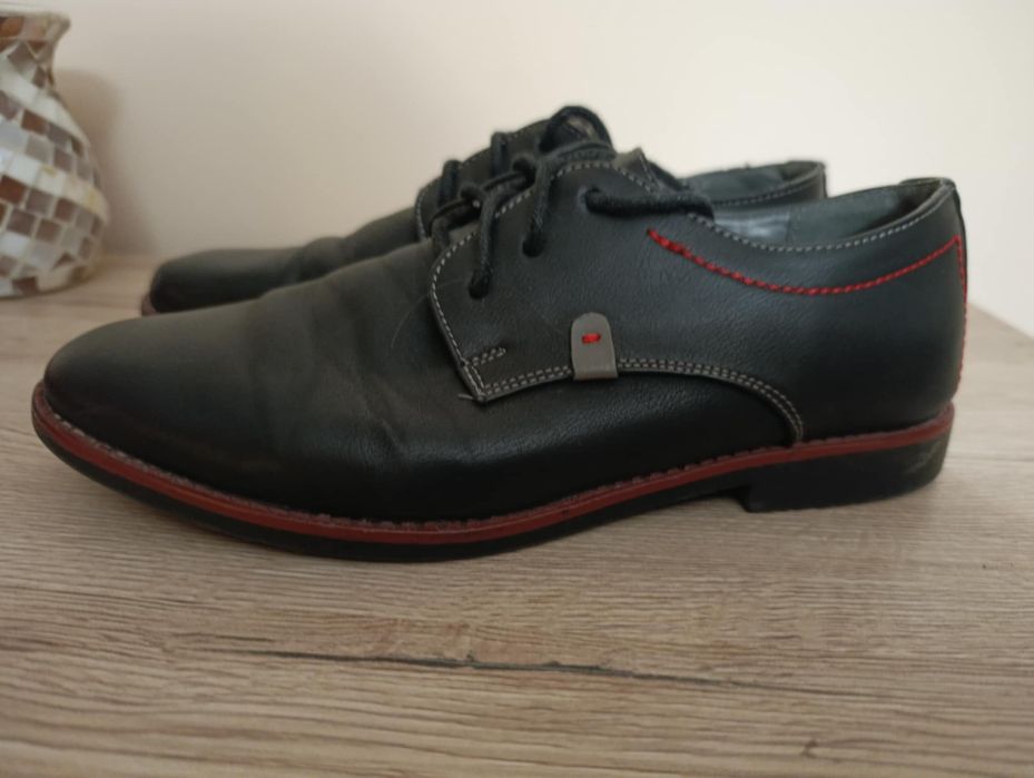 Buty męskie młodzieżowe czarne 40