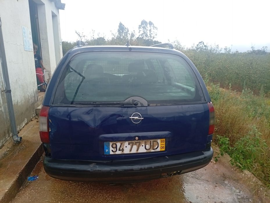 Opel Omega um 2000 a gasóleo