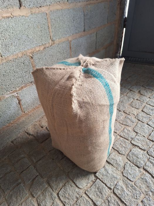 Sacos de Serapilheira/ Juta Rústicos Cheios para Decoração ou uso agrícola (+10kg)