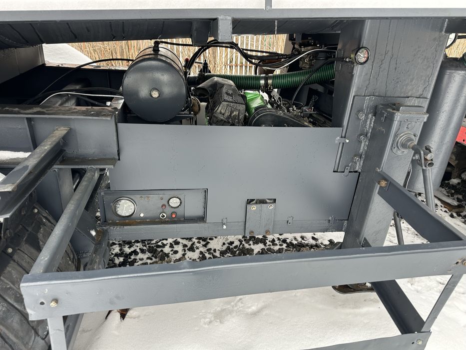 Продаю сцепку ДАФ XF95 та напівпричіп АЦ22 переобладнана на асенізатор