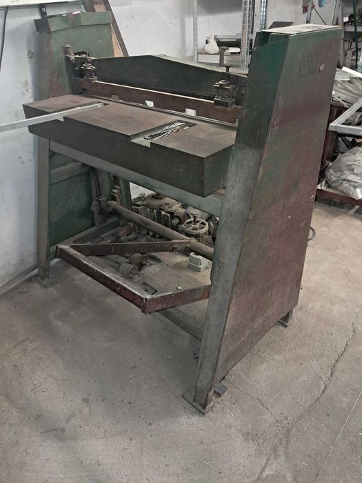 Gilotyna do blachy  nożna