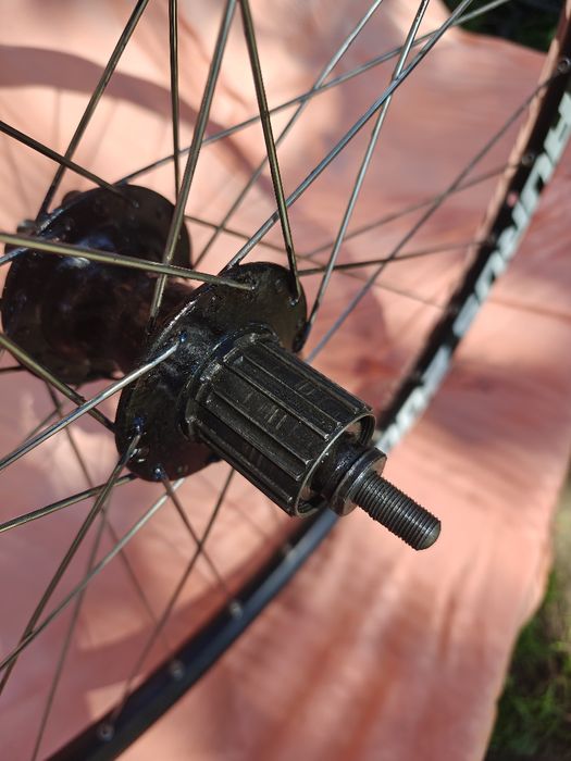 Заднее колесо (26),+ 2 ротора+ покрышка.