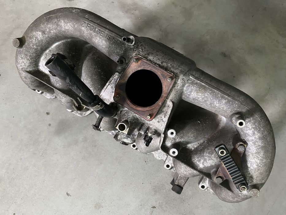 Coletor de admissão BMW e28 520i