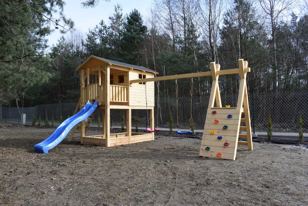 Domek dla dzieci.Plac zabaw.Zjeżdżalnia.Piaskownica.Domek ogrodowy