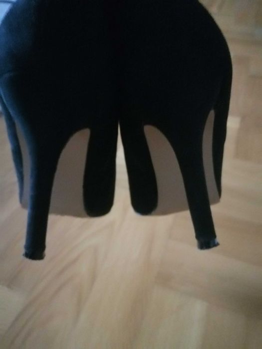 Botki z odkrytymi palcami