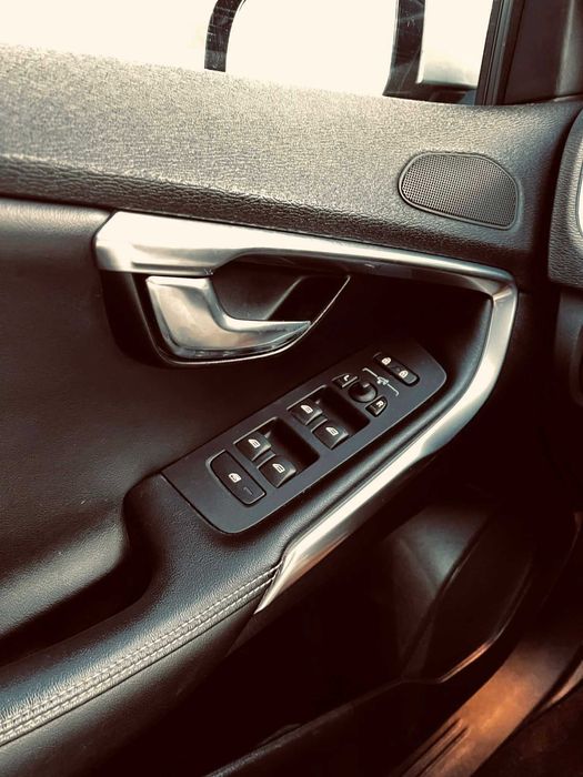 volvo r design v40