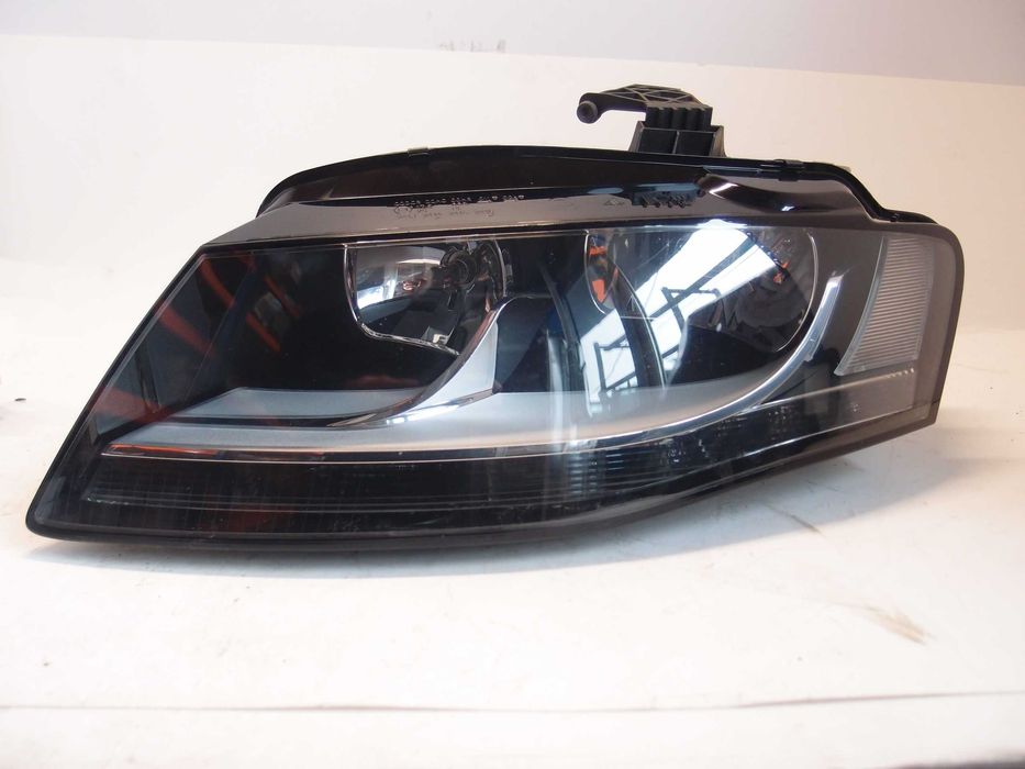 Reflektory lewy Audi A4 B8 2008r.