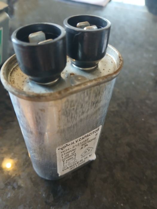 Condensador para microondas