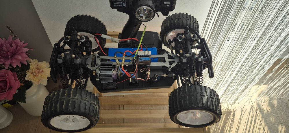 Samochód zdalnie sterowany RC Maverick off road jak na foto.