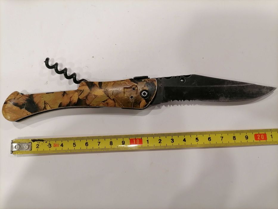 Faca de Caça Coleção da Marca "Baldéo" c/ Saca Rolhas, Cabo Sintético