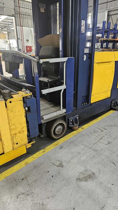 Empilhador Trilateral Dambach Hi-Ra 1400