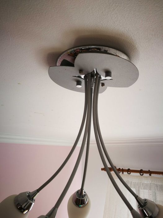 Candeeiro de Teto Cromado com 5 Focos. Candeeiro de Mesa (oferta)