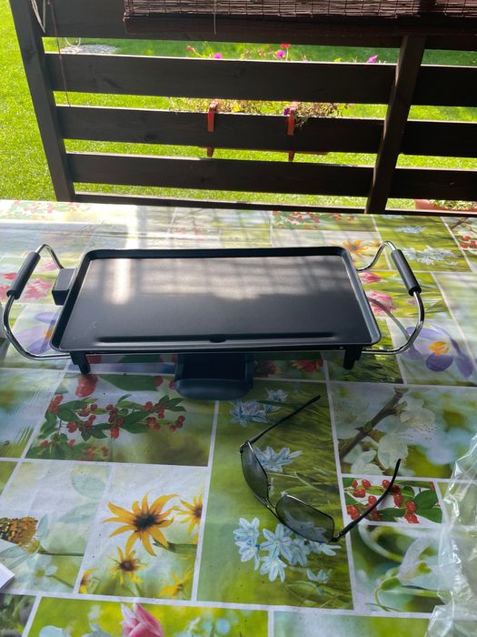 Nowy grill elektryczny 2000W