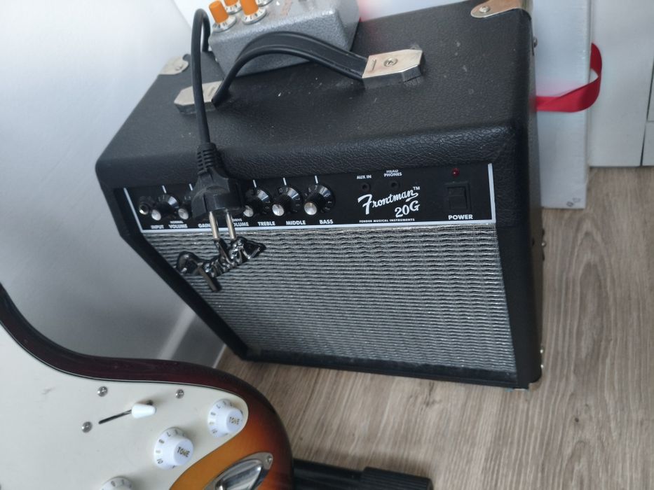 Fender Squire Affinity Stratocaster  zestaw