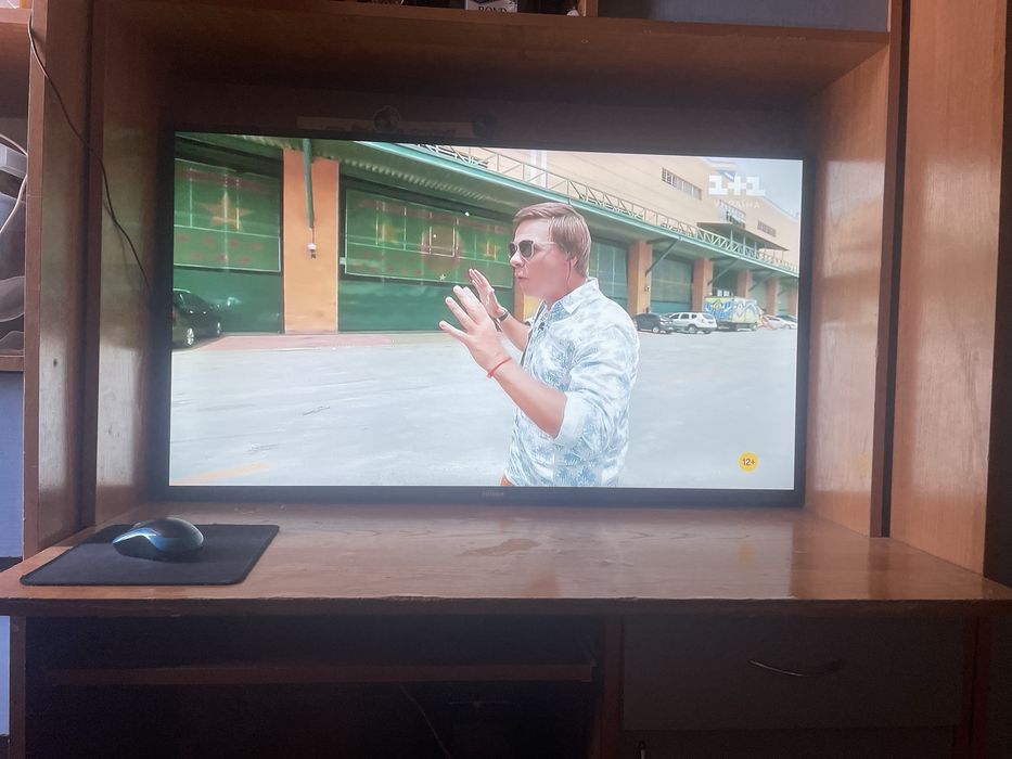 Hilton smart tv 42 android