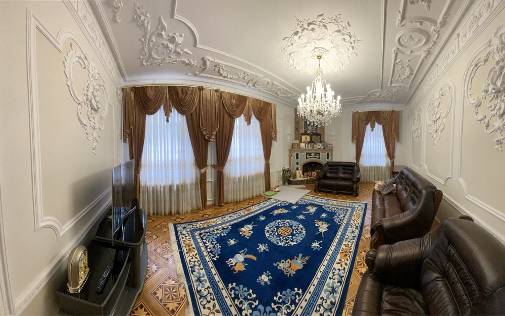 9 ст Б.Фонтана дом с бассейном