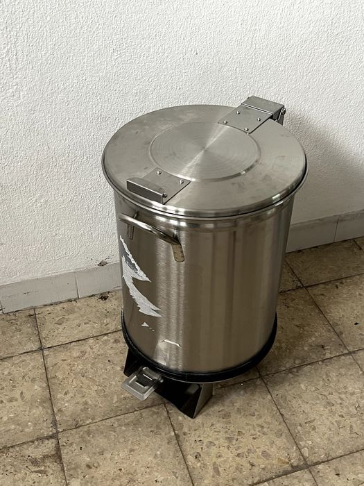 Caixote de lixo em aço/inox