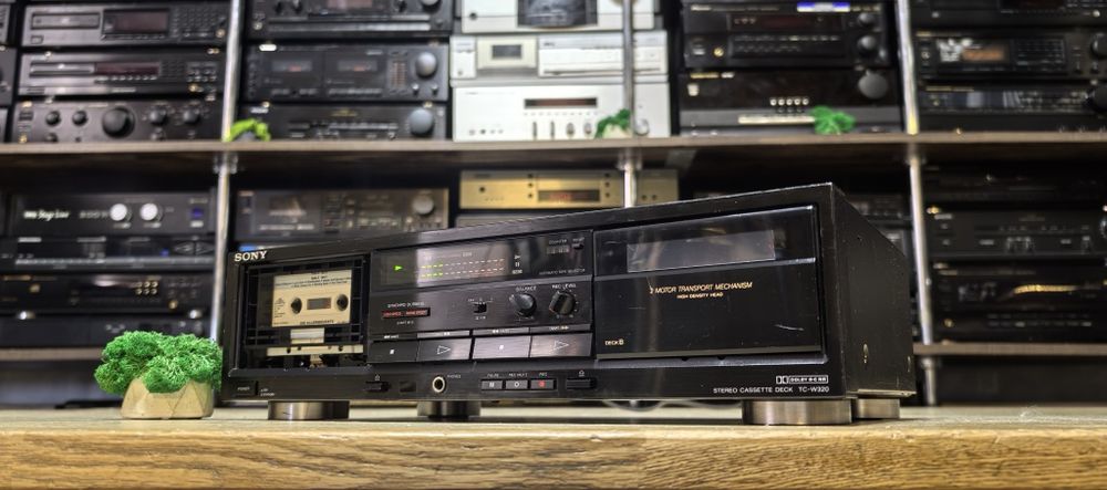 Касетний програвач Sony TC-W320