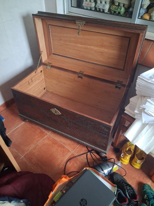 Vendo armários (sem o conteúdo)