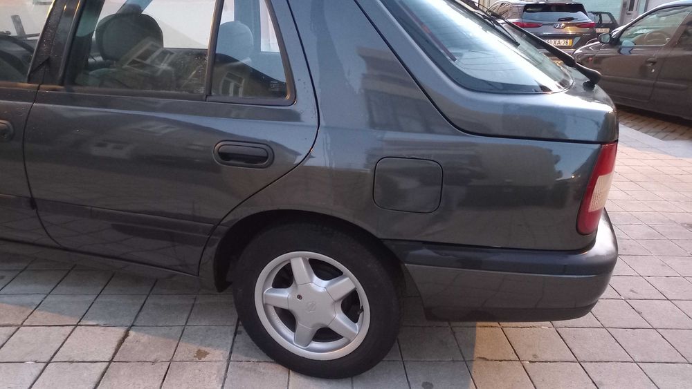 Vendo Nissan Sunny de 1995 com 219 mil km