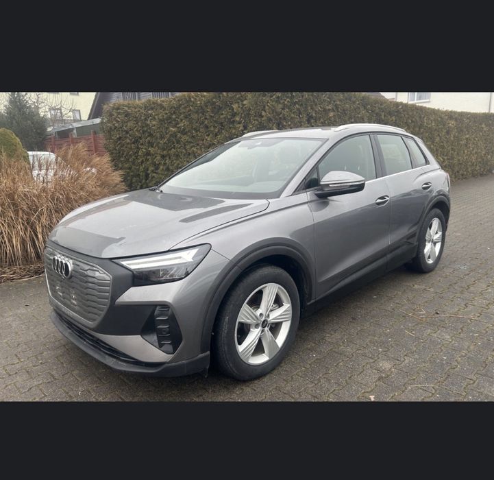 Audi Q4 - Etron 35 (Com garantia AUDI)