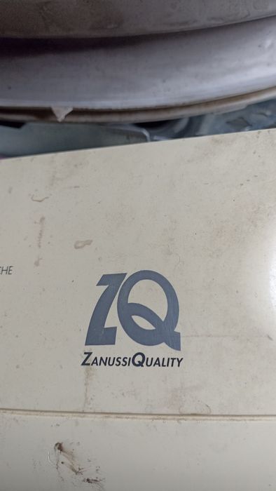 Двигун пральної машини zanussi f1215