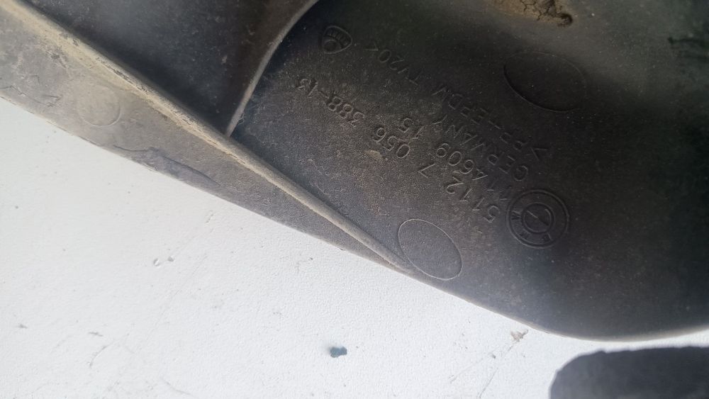BMW E60 ślizg zderzaka tył tylne mocowanie środek