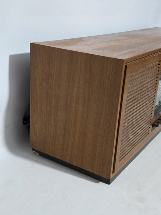Rádio antigo reparado SABA