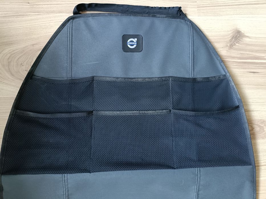 Mata Volvo zabezpieczająca fotel przed dziećmi