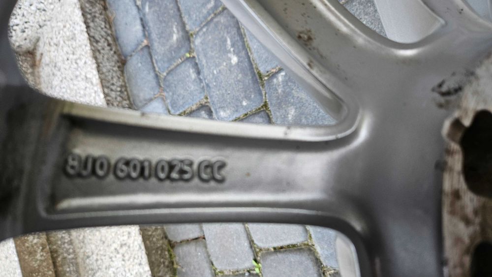 AUDI TT ALUFELGA 8,5 x 17'' 5X112