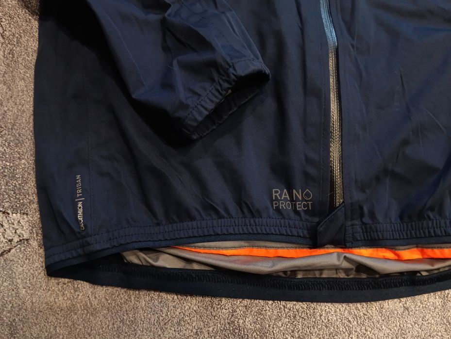 Велосипедная куртка Triban RC500 Rainproof jacket.