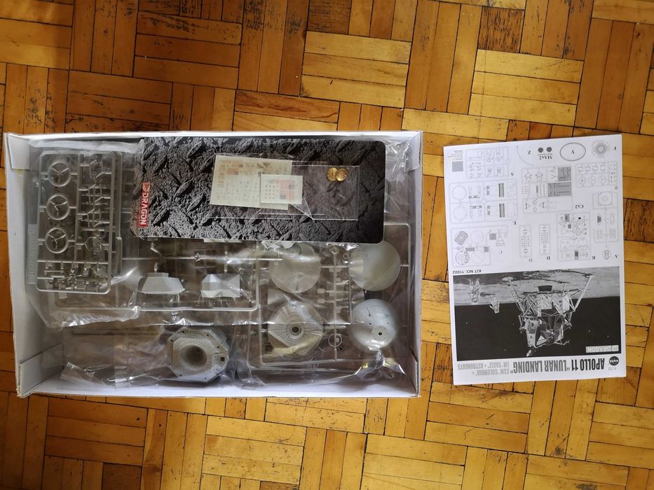 Dragon 11002 Apollo 11 "Lunar Landing" CSM "Columbia" + LM "Eagle" + Astronauts 1:72