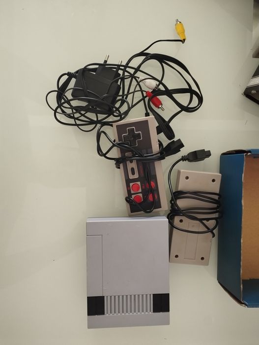 Mini consola a venda